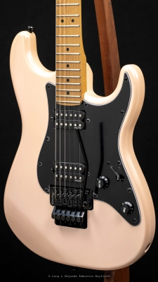 Squier - Contemporary Stratocaster HH FR, Roasted Maple Fingerboard - Shell Pink Pearl 2